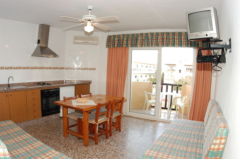 Timon 1 & 2 Hotel Es Pujols Exterior foto